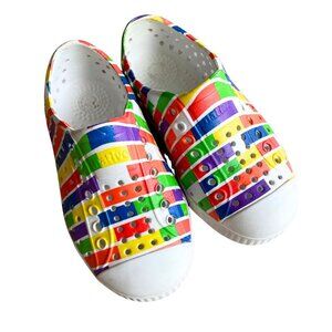 Native Jefferson Kids Toddlers Sandals Water Shoes, Rainbow Stipe - Size 8